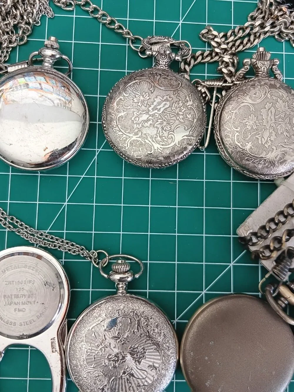Bulk Lot of 20 Modern Quartz Pocket Watches - Folio & Unbranded (All Running)